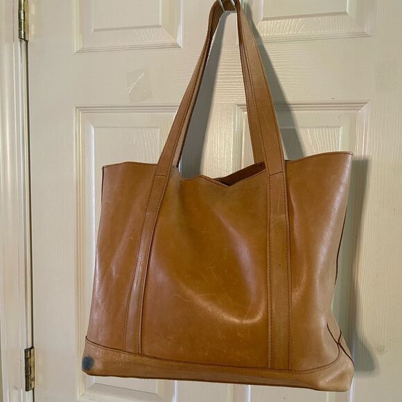 Fashion Able made in Ethiopia Mamuye tote, soft distressed cognac leather. - Picture 4 of 16